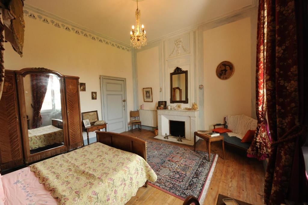 Chambres D'Hotes Du Chateau De Saint Sulpice La Sauvetat-sur-Lede Room photo